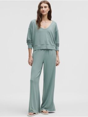 NWT Lululemon BeCalm Mid-Rise Wide-Leg Pant Size XS Crater Blue